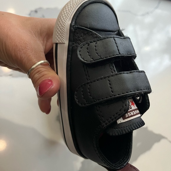 Converse Toddler Unisex Sneakers Black Leather Velcro - Picture 4 of 8